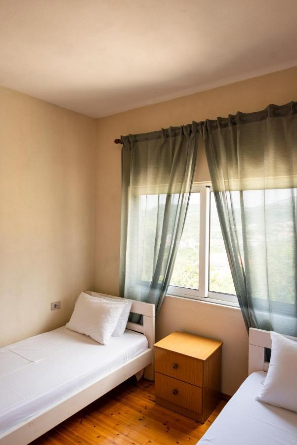 Janakis Apartments Himare Exterior foto