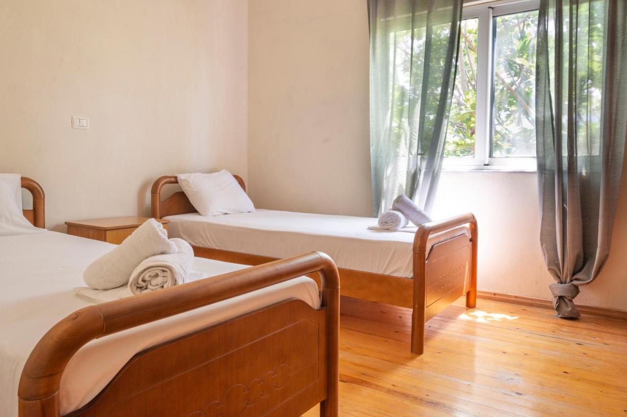 Janakis Apartments Himare Exterior foto